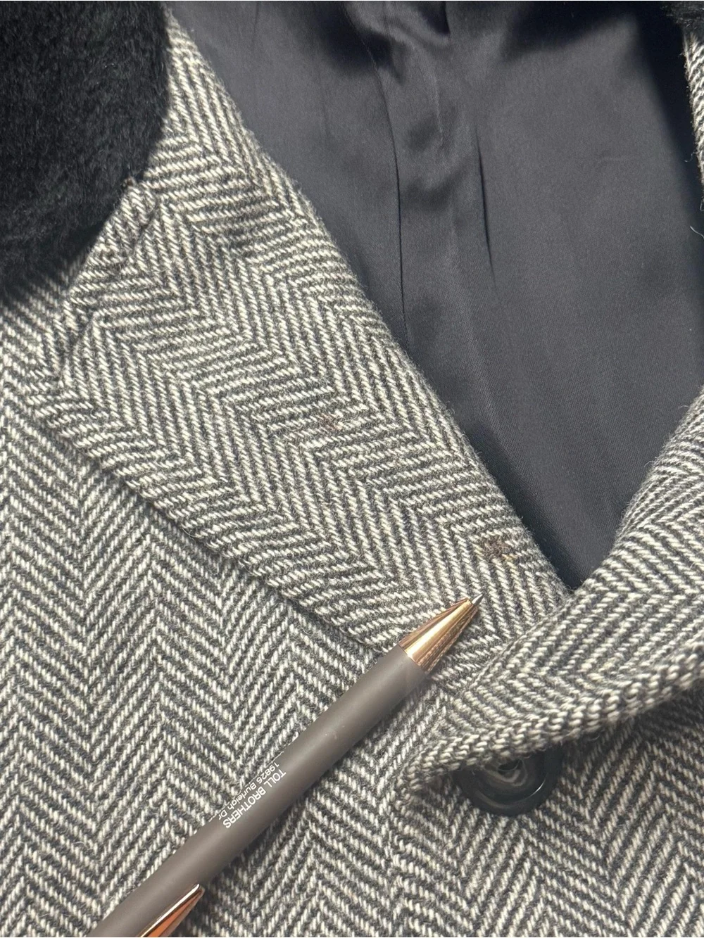 Sibley’s Men's Herringbone Wool Blazer coat with Notch Lapel - Gray